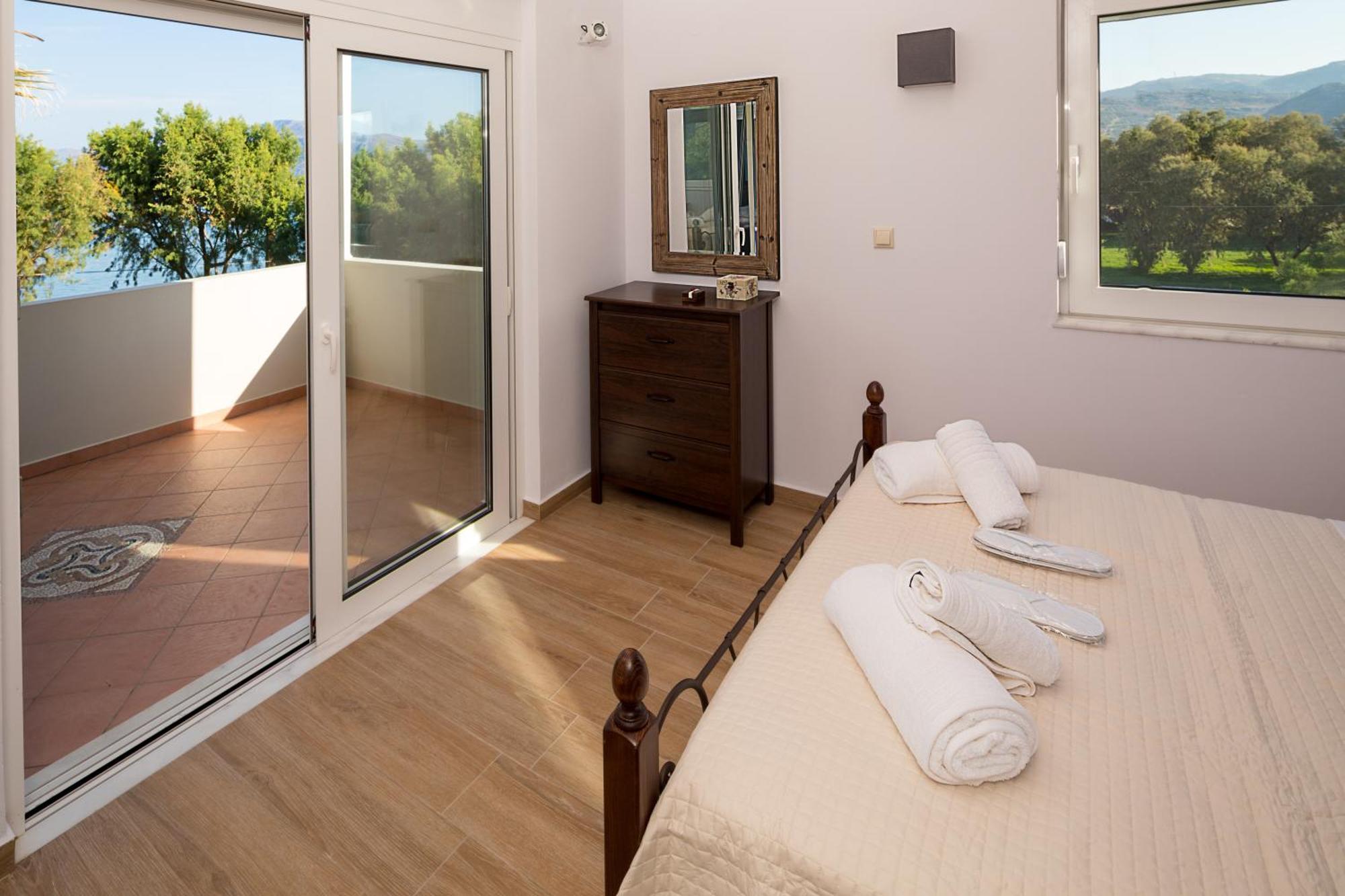 Big Blue Exclusive Beachfront Villa Kíszamosz Kültér fotó
